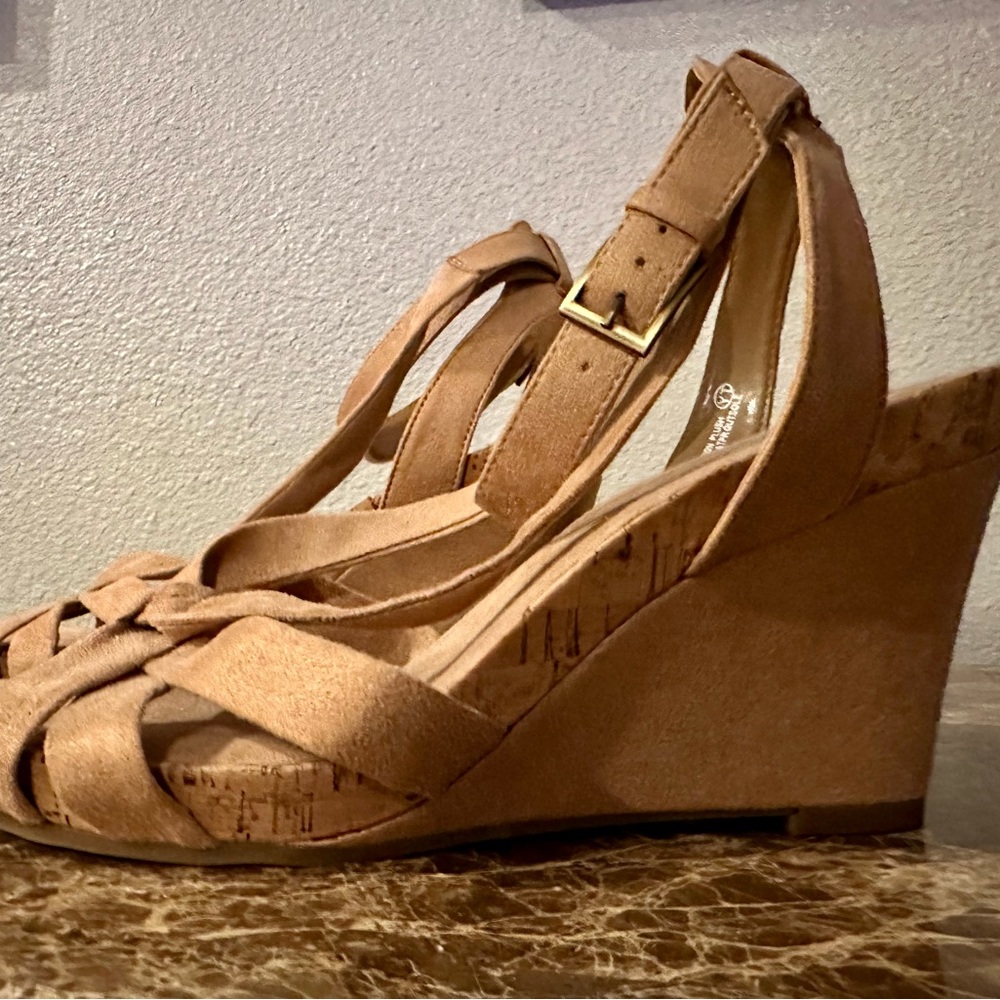 Aerosoles Faux Suede Wedges, size 12.